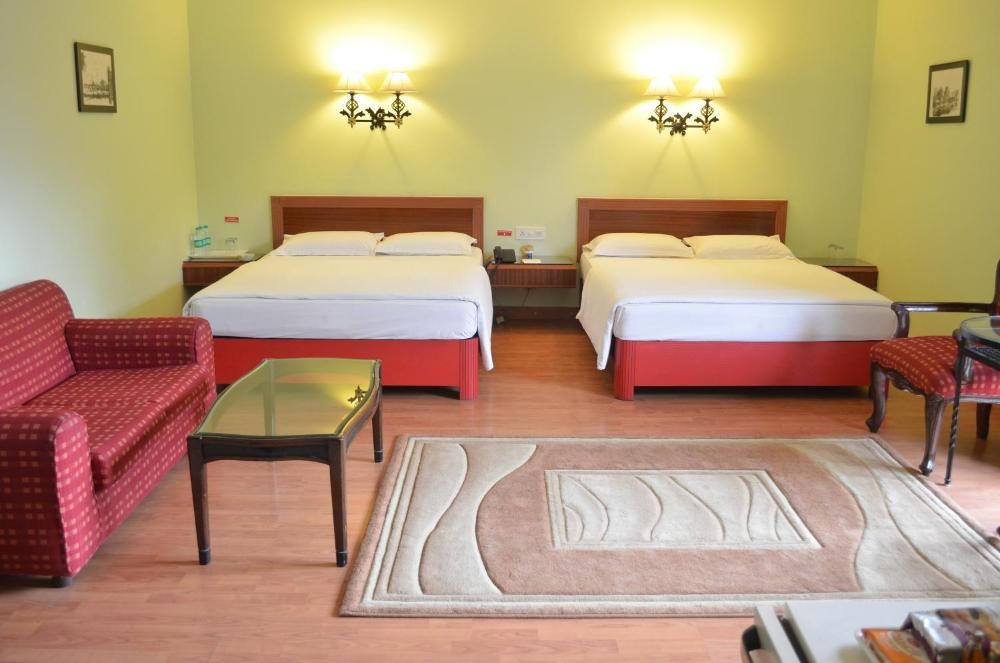 Room image 4