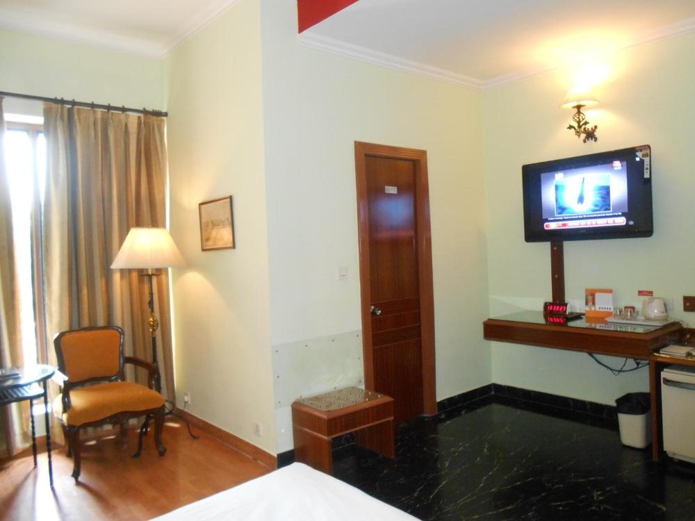 Room image 4